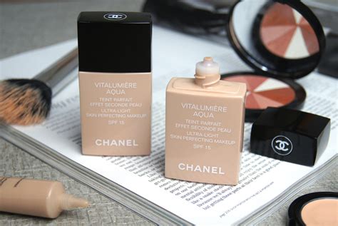 chanel vitalumiere aqua foundation review|chanel vitalumiere aqua 20 beige.